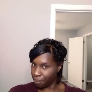 Meet your Posher, Devona